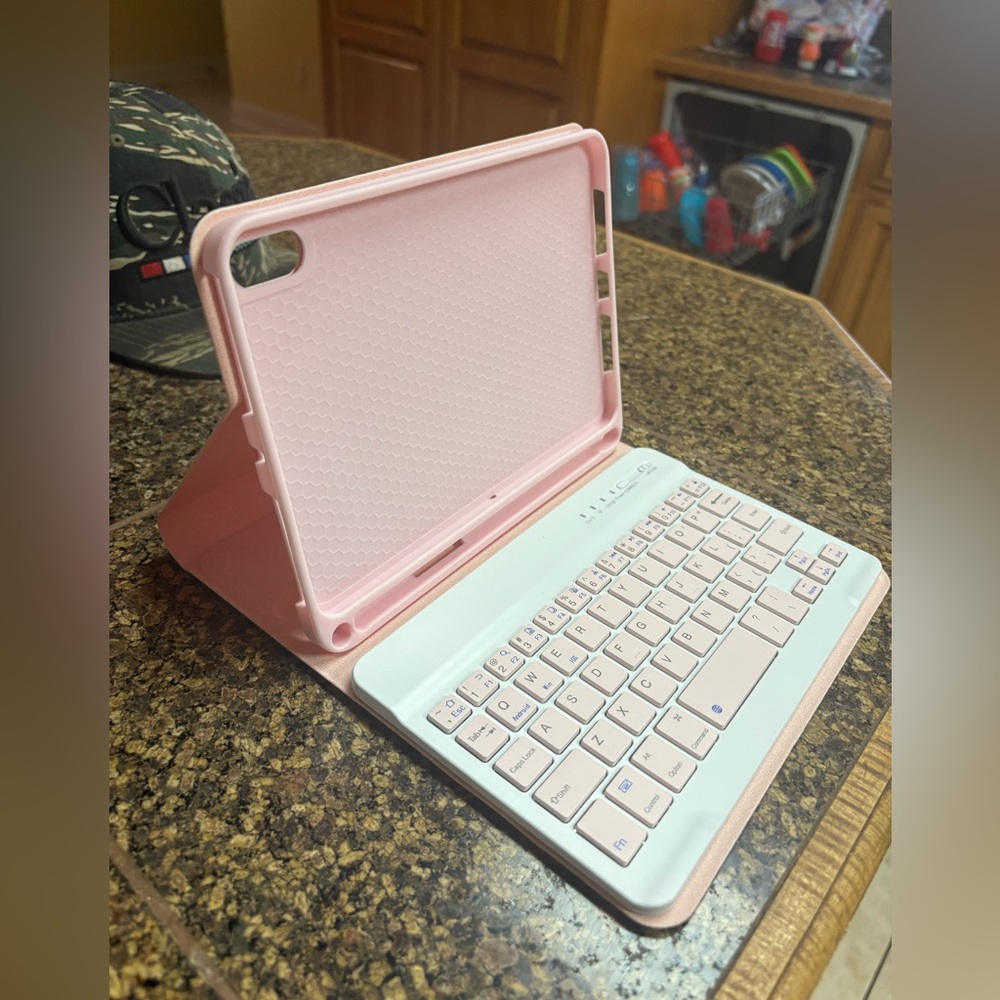 Pink iPad mini 6 and 7  Case with Keyboard